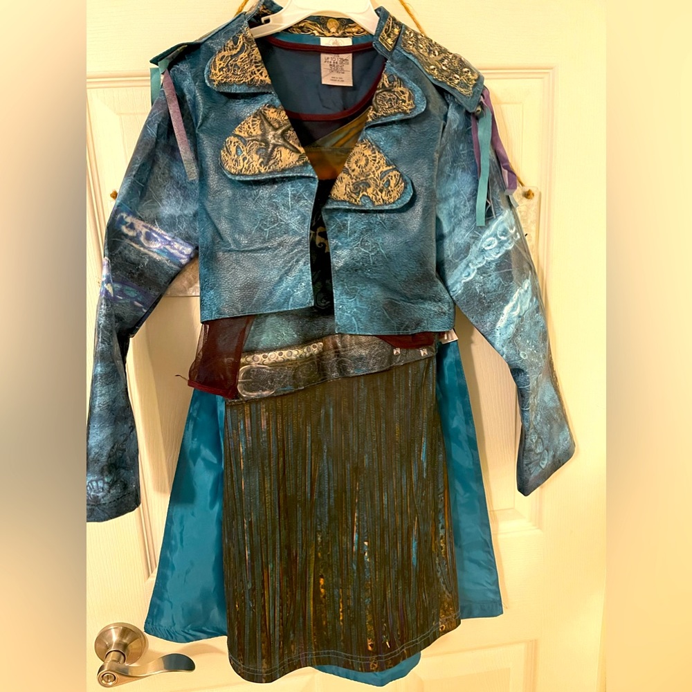 Uma dress costume- Descendants 2